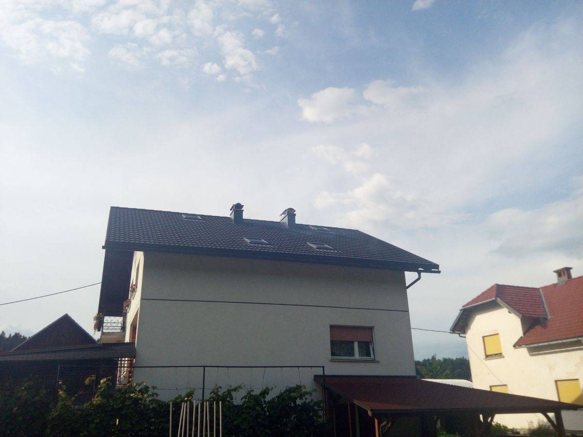 Enodružinska hiša