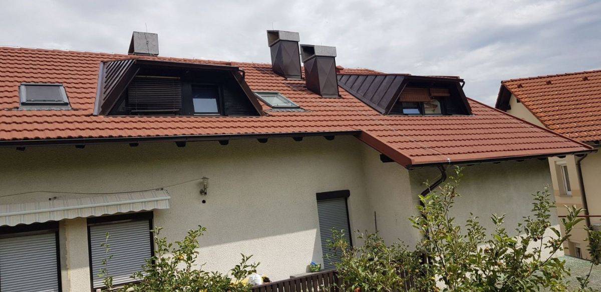 Večstanovanjska hiša