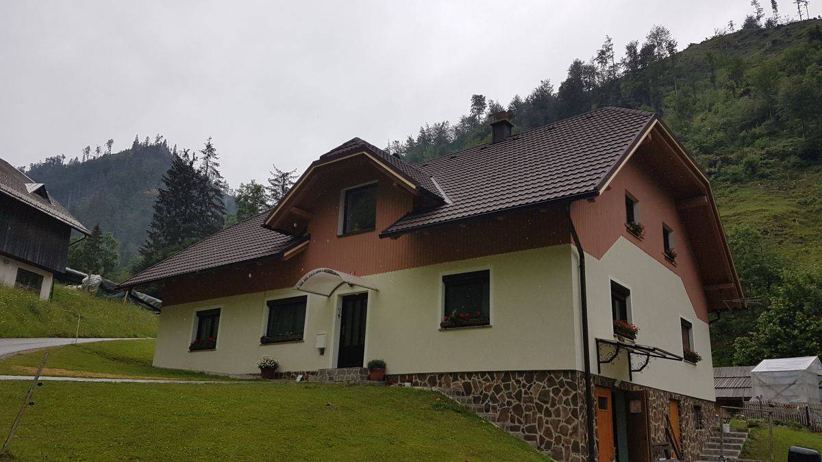 Enodružinska hiša