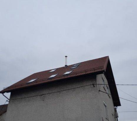 Večstanovanjska hiša