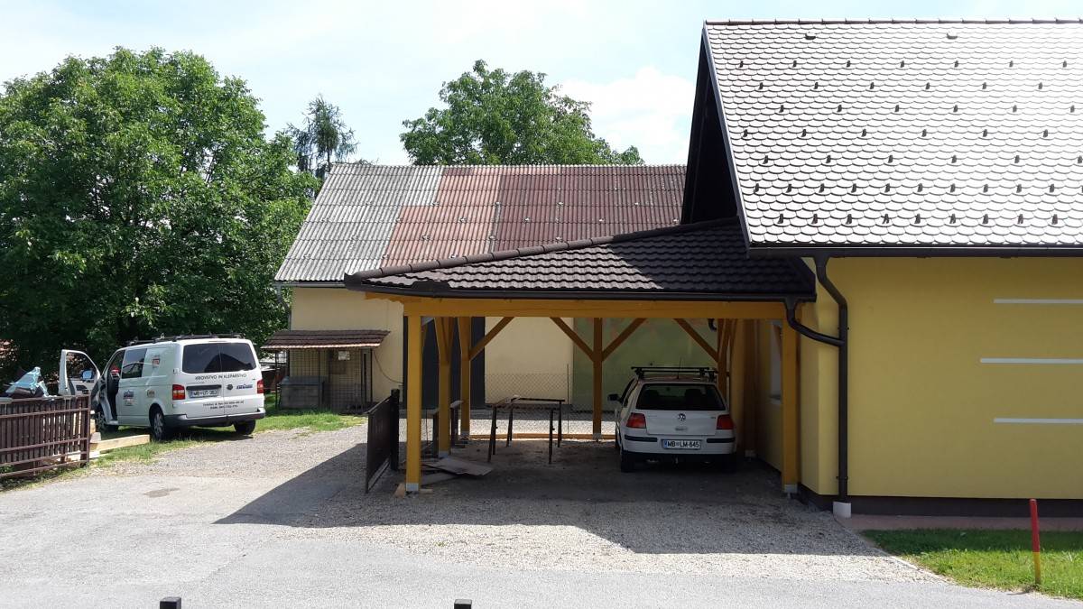 Stanovanjska hiša MOČNA