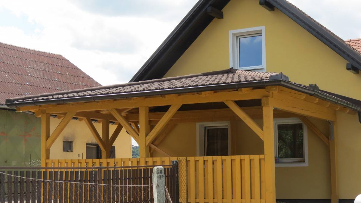 Stanovanjska hiša MOČNA