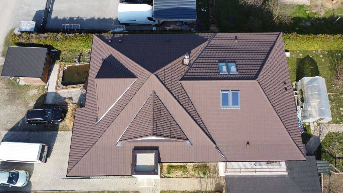 Večstanovanjska hiša