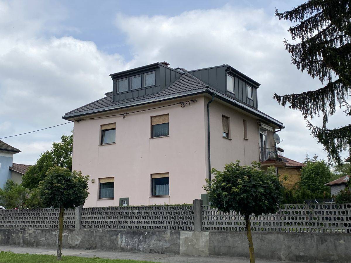 Večstanovanjska hiša