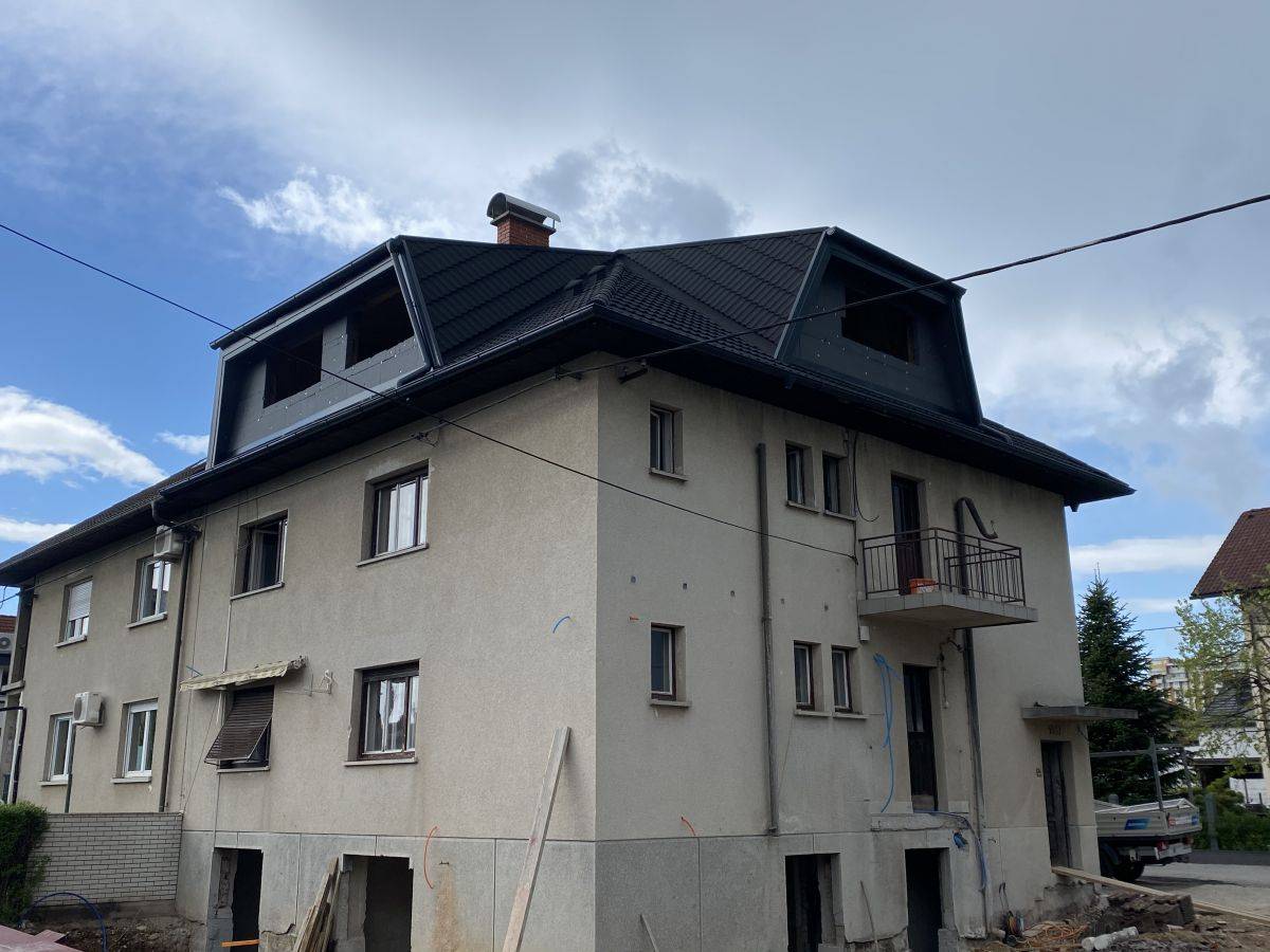 Večstanovanjska hiša