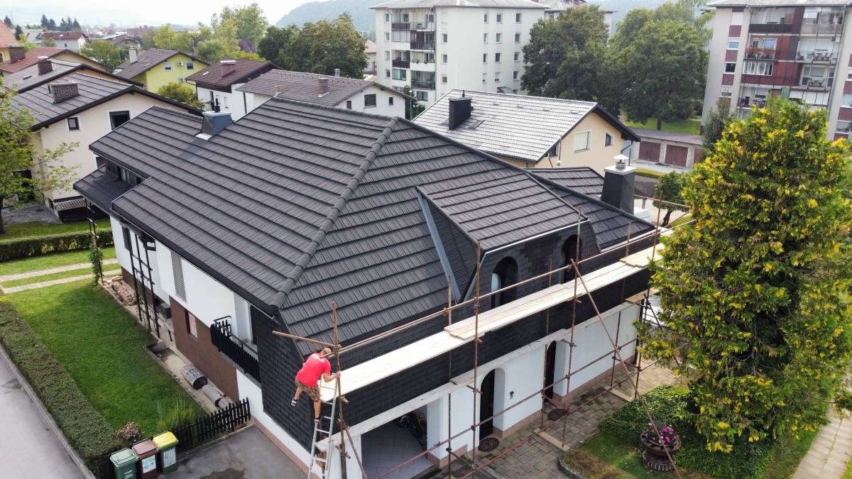 Večstanovanjska hiša