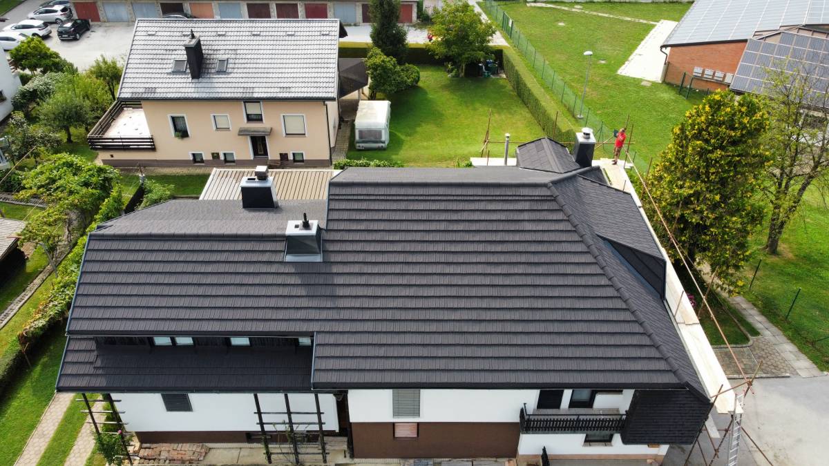 Večstanovanjska hiša