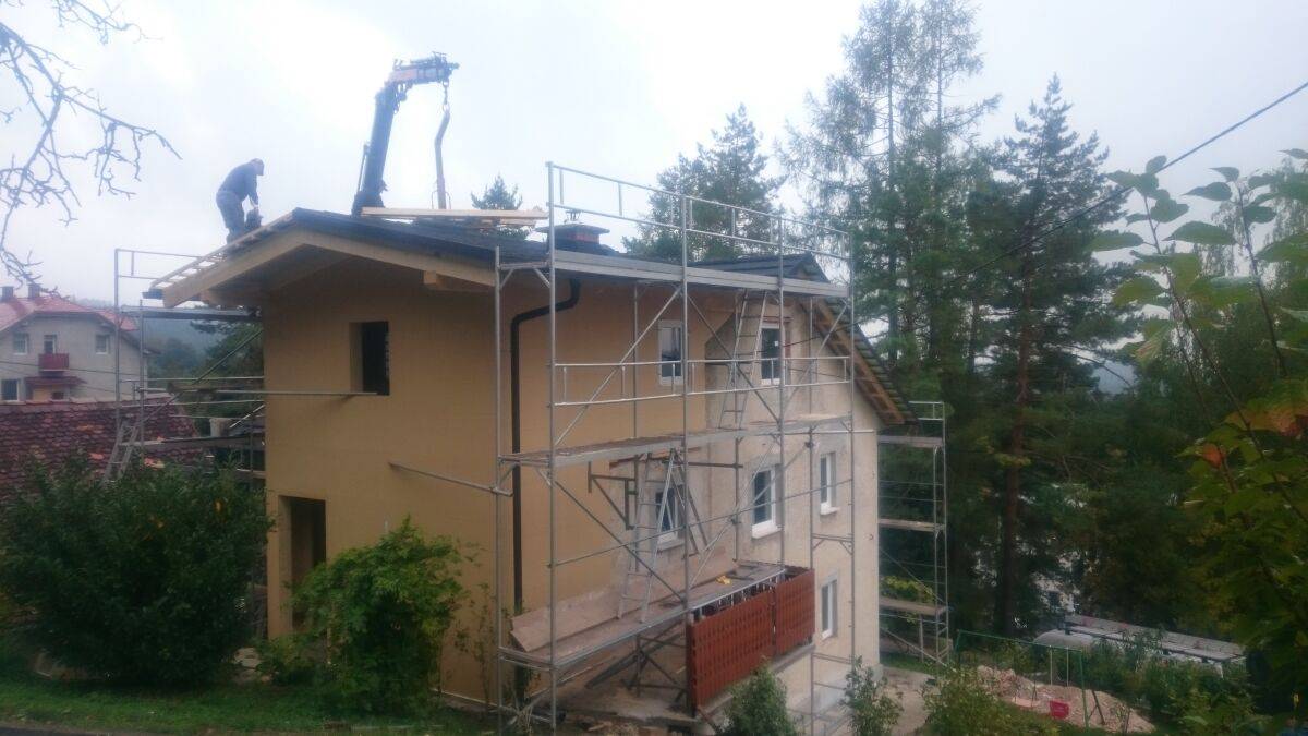 Enodružinska hiša