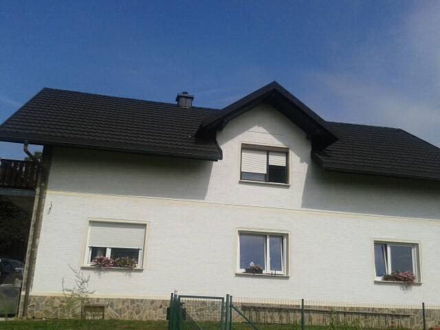 STANOVANJSKA HIŠA BREŽICE