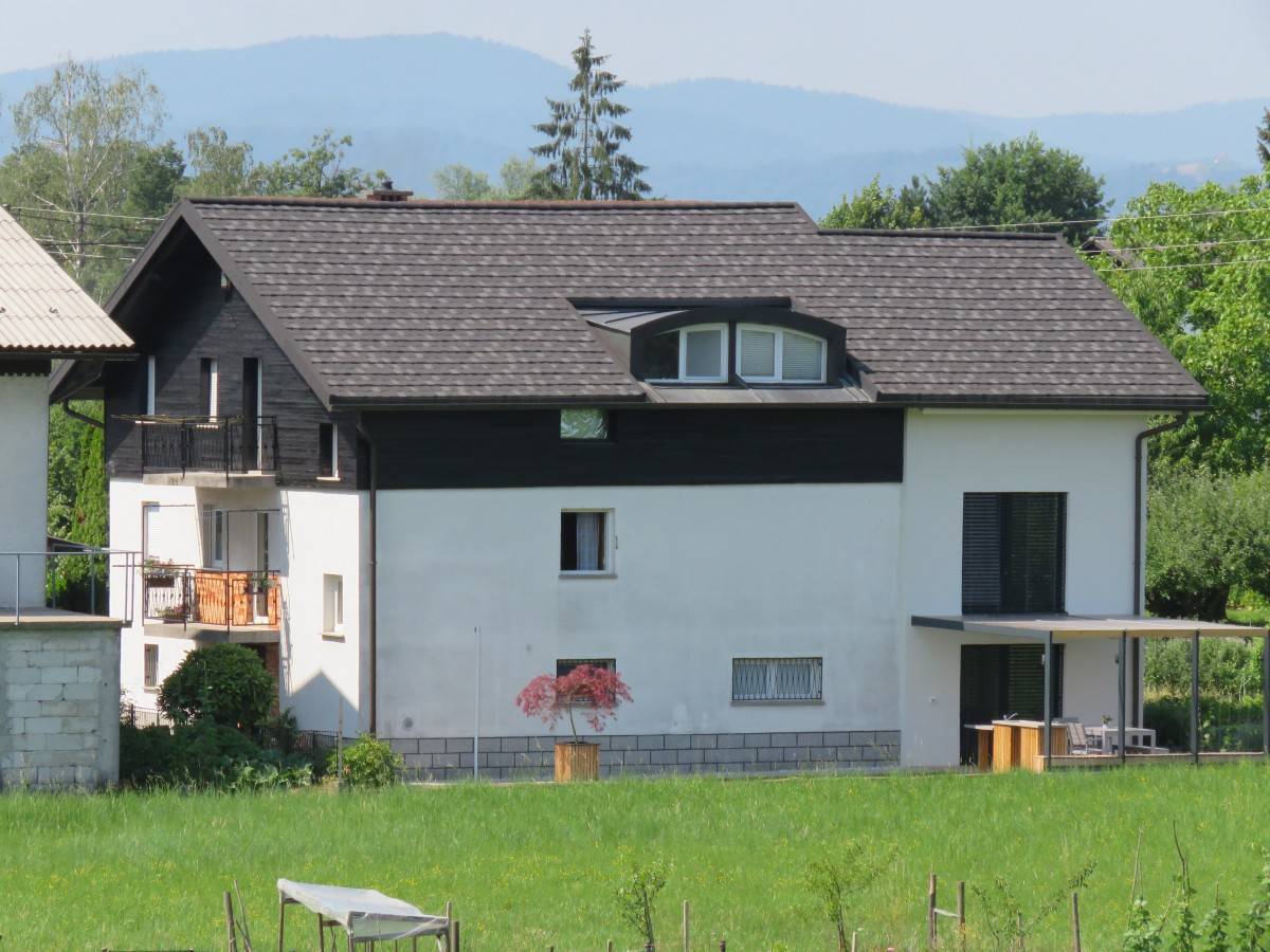 Enodružinska hiša