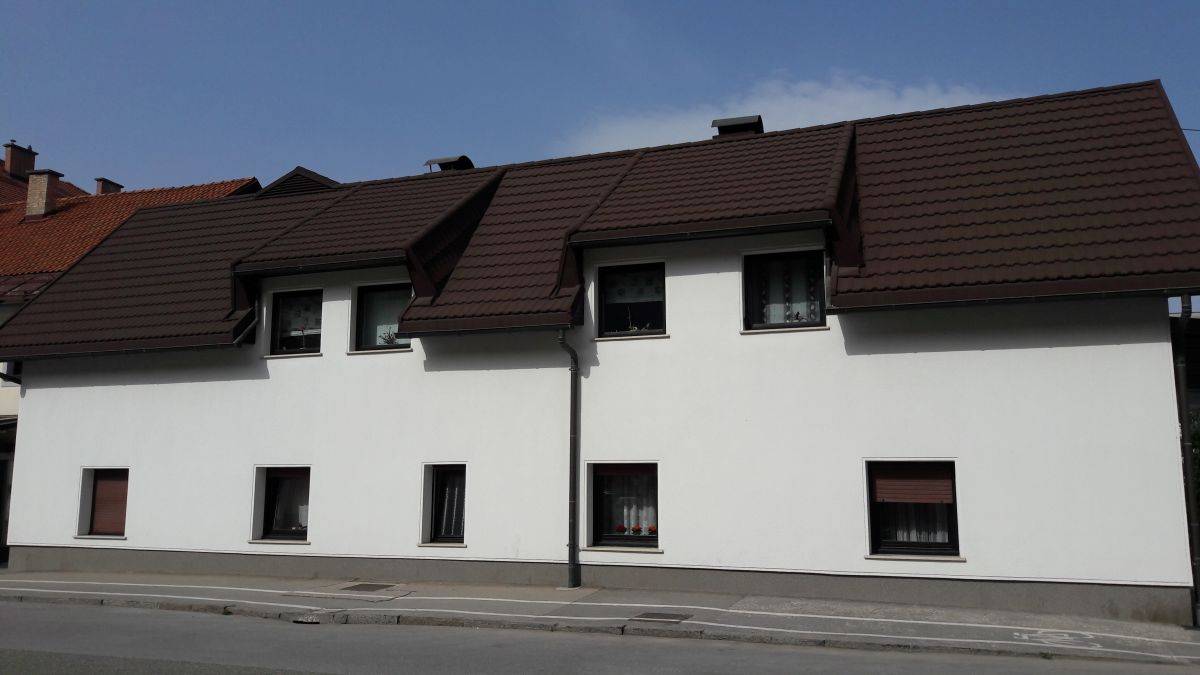 Enodružinska hiša