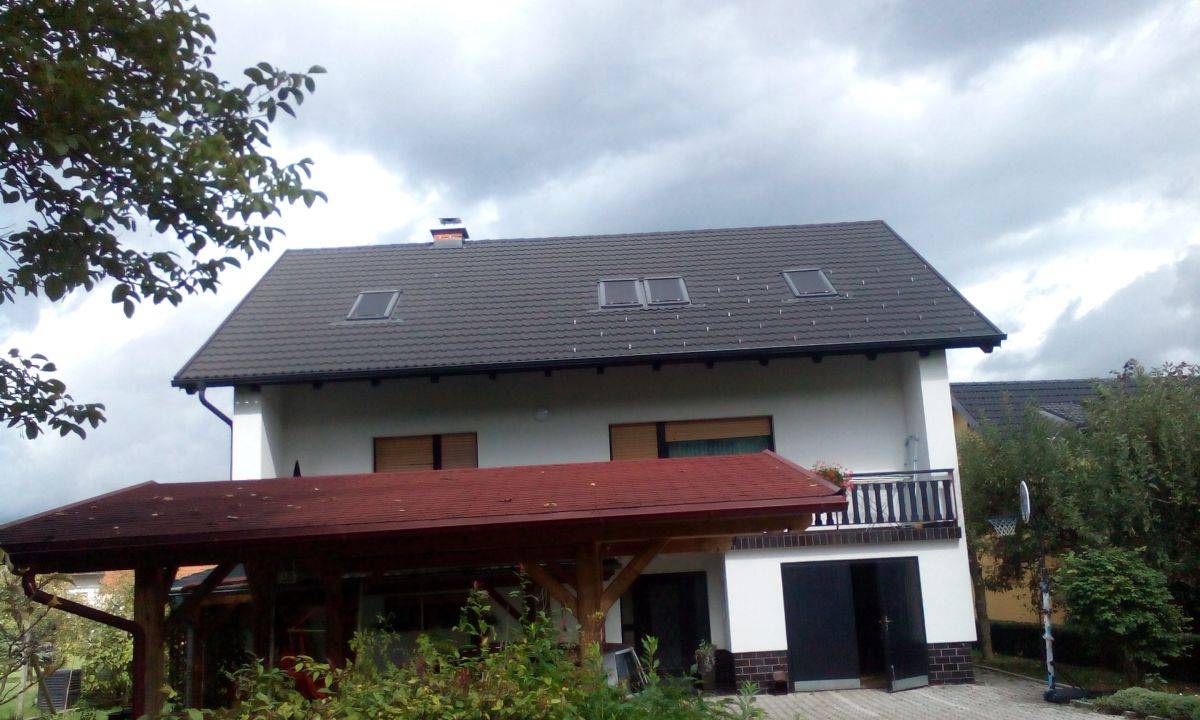 Enodružinska hiša