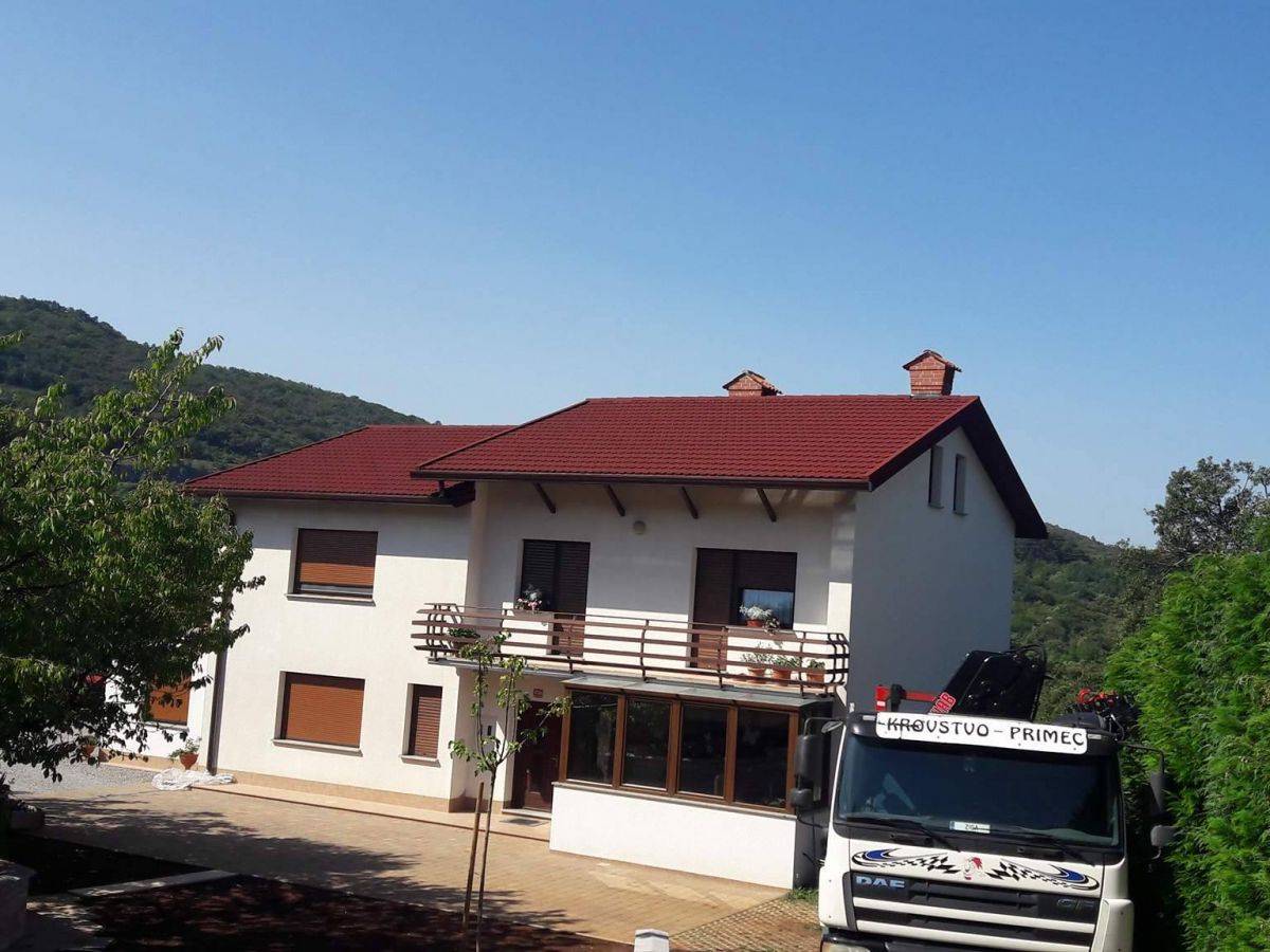 Enodružinska hiša