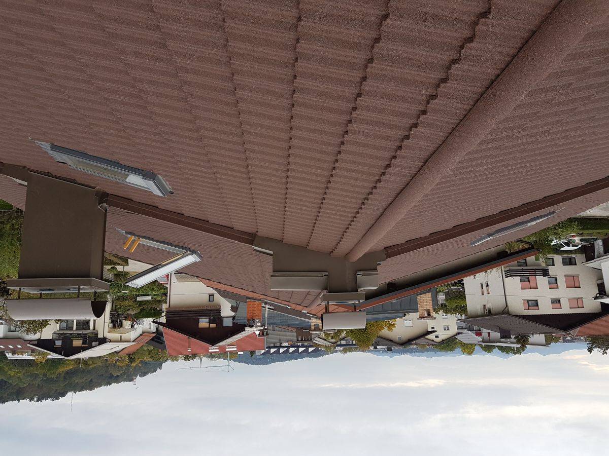 Večstanovanjska hiša