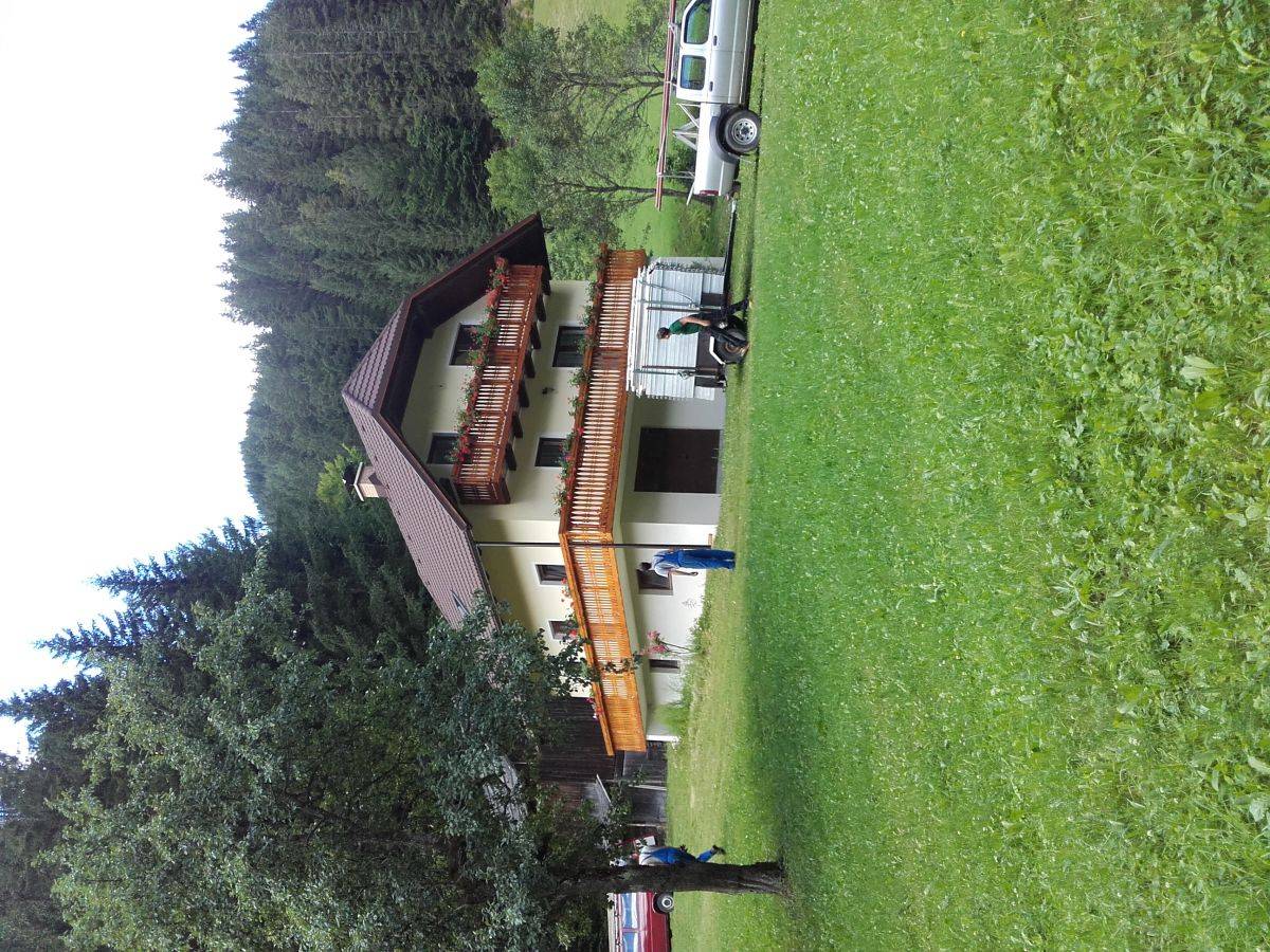 Enodružinska hiša